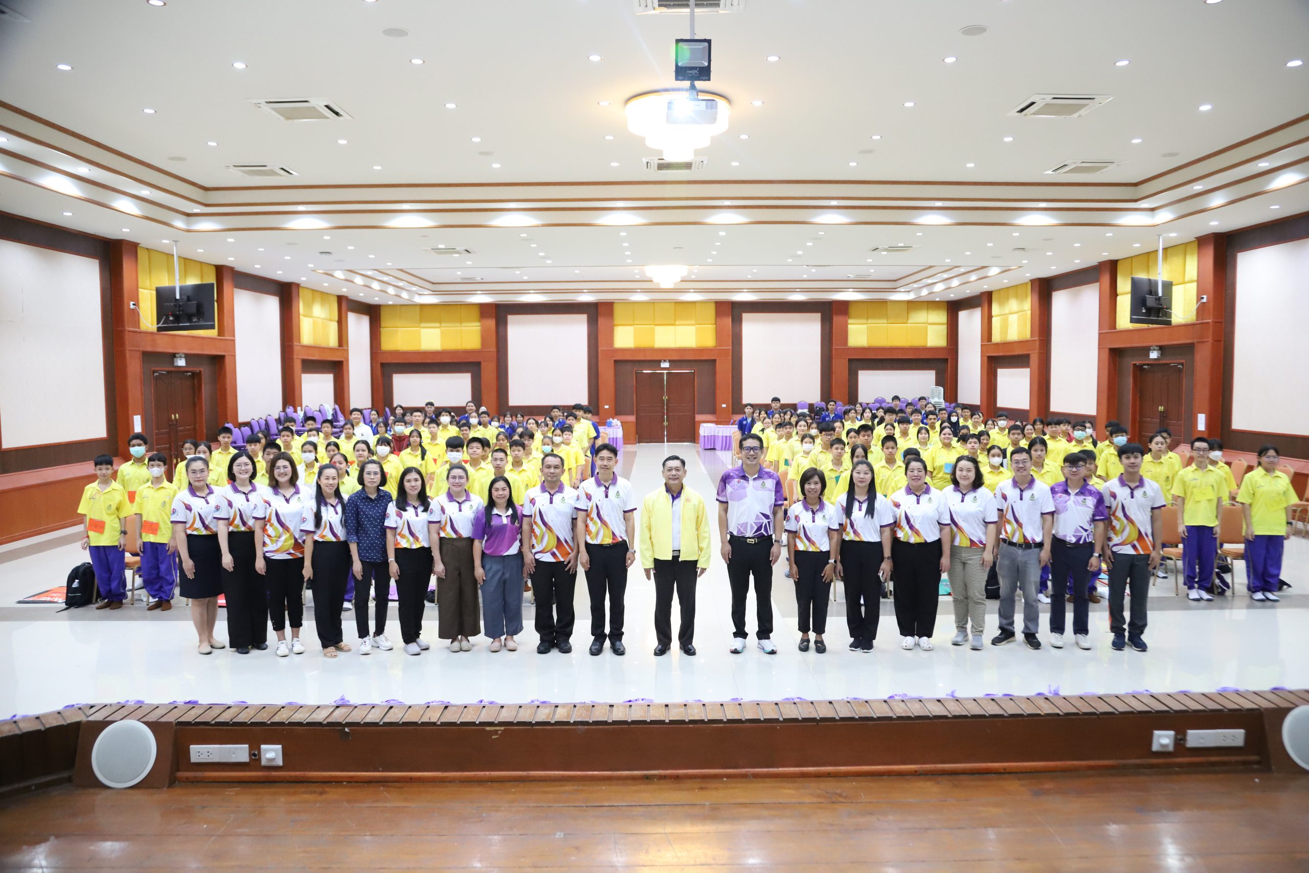 โรงเรียนสรรพวิทยาคม โดยห้องเรียนพิเศษวิทยาศาสตร์ คณิตศาตร์ เทคโนโลยีและสิ่งแวดล้อม (SMTE) และห้องเรียนพิเศษวิทยาศาสตร์ คณิตศาสตร์และเทคโนโลยี (SMAT) กลุ่มสาระการเรียนรู้วิทยาศาสตร์และเทคโนโลยี จัดกิจกรรมค่ายปฐมนิเทศและสานสัมพันธ์นักเรียนห้องเรียนพิเศษ SMTE และนักเรียนห้องเรียน SMAT