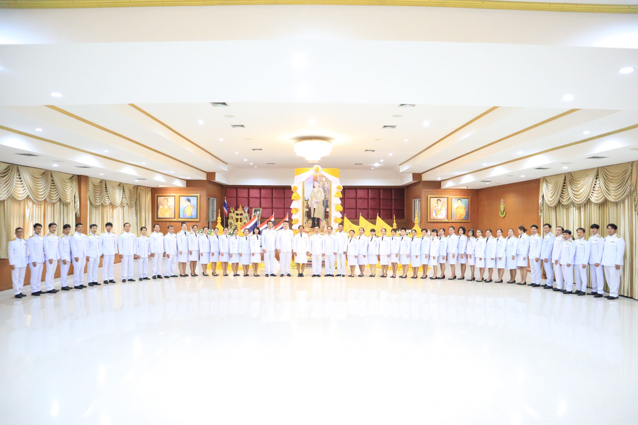 โรงเรียนสรรพวิทยาคม จัดพิธีถวายเครื่องราชสักการะ วางพานพุ่มและพิธีถวายสัตย์ปฏิณาณเพื่อเป็นข้าราชการที่ดีและพลังของแผ่นดิน