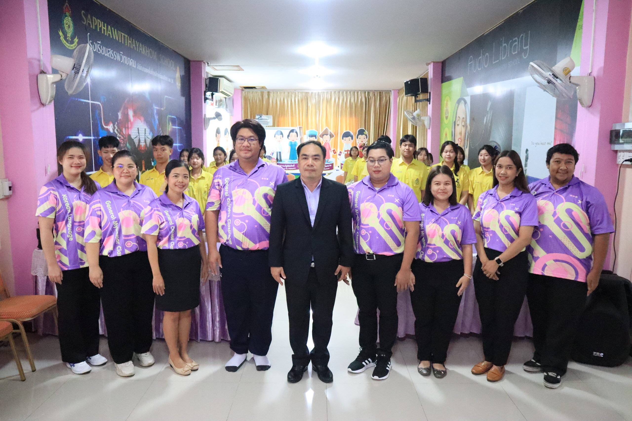 โรงเรียนสรรพวิทยาคม โดยกลุ่มสาระการเรียนรู้ภาษาต่างประเทศที่ ๒ จัดกิจกรรมการเขียนพู่กันจีน ปีการศึกษา ๒๕๖๗
