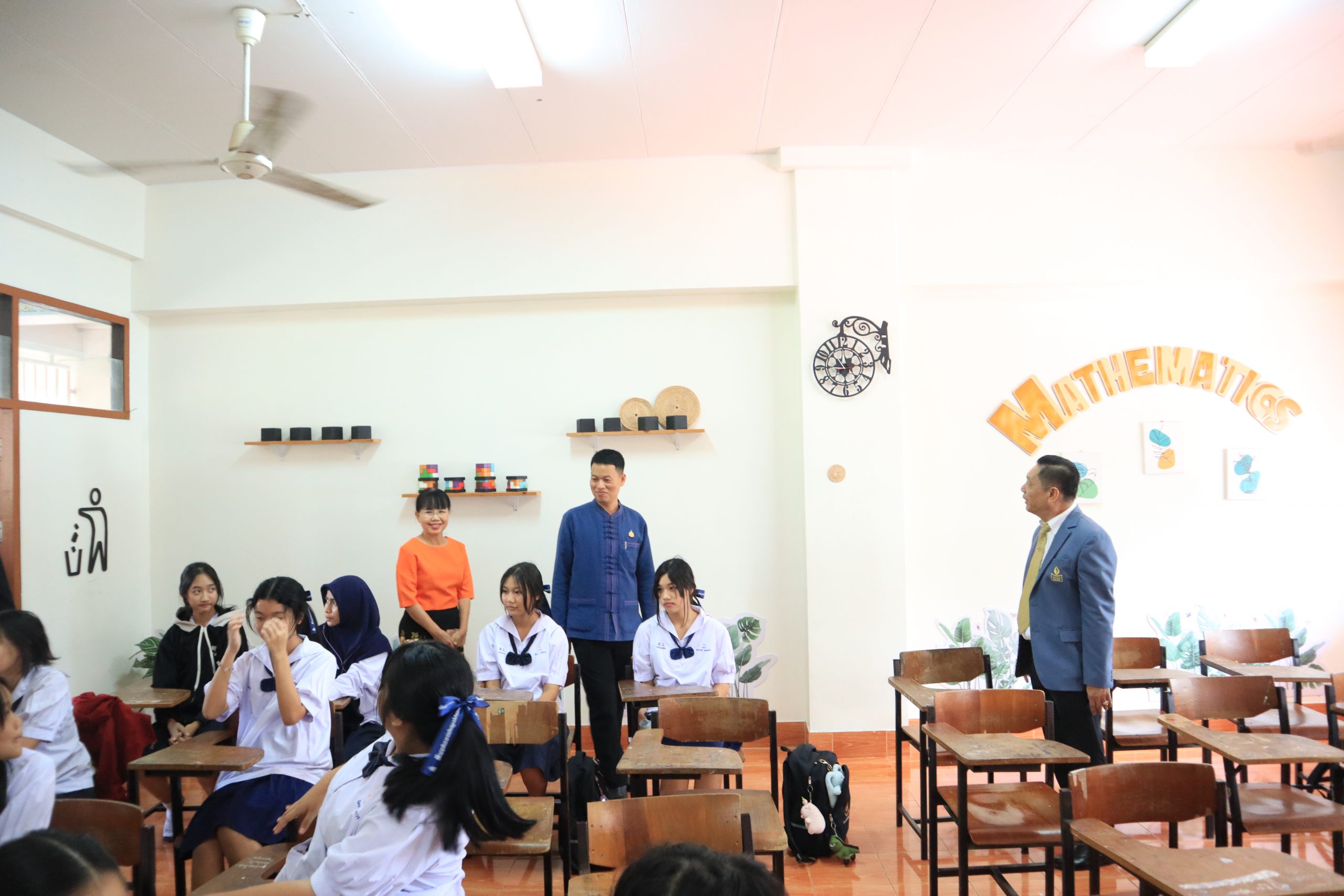 โรงเรียนสรรพวิทยาคม ต้อนรับนายอาณัติ ผาพรม ผู้อำนวยการสำนักงานเขตพื้นที่การศึกษามัธยมศึกษาตาก ในโอกาสเดินทางมาตรวจเยี่ยมสถานศึกษาเพื่อส่งเสริมการจัดการศึกษา