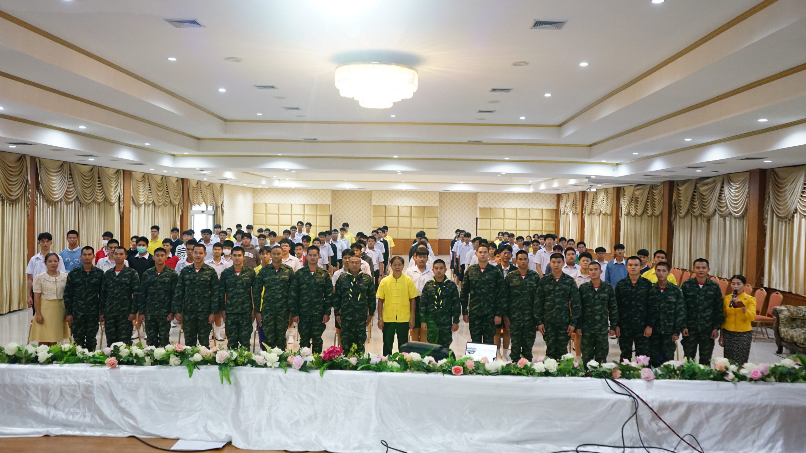 โรงเรียนสรรพวิทยาคม ได้จัดการแนะแนวทางการสอบเข้าโรงเรียนเตรียมหาร โดยนักเรียนนายร้อยชั้นปีที่ ๕ โรงเรียนนายร้อยพระจุลจอมเกล้า รุ่นที่ ๗๒