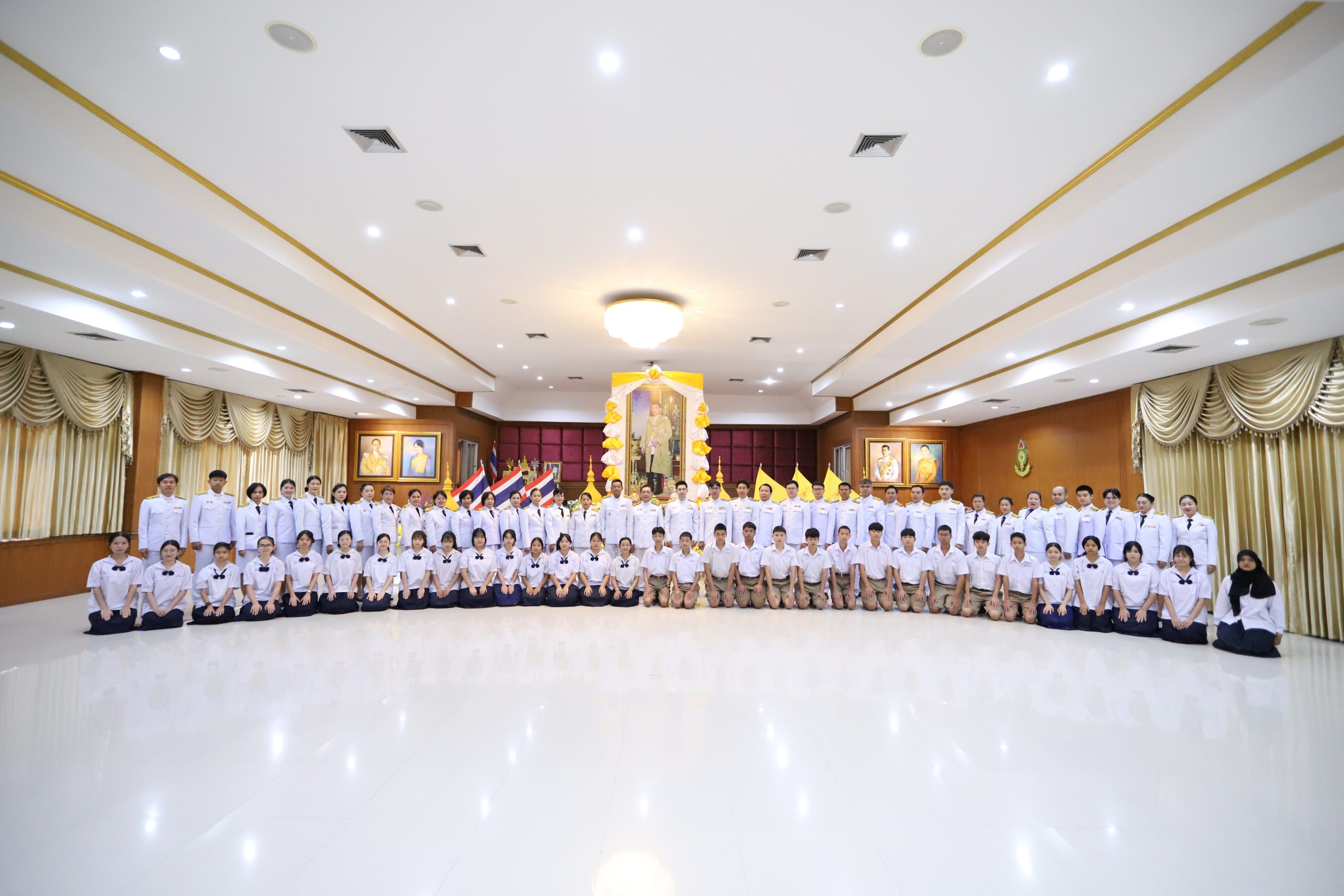 โรงเรียนสรรพวิทยาคม จัดพิธีเฉลิมพระเกียรติพระบาทสมเด็จพระเจ้าอยู่หัว เนื่องในโอกาสวันเฉลิมพระชนมพรรษา ๗๓ พรรษา