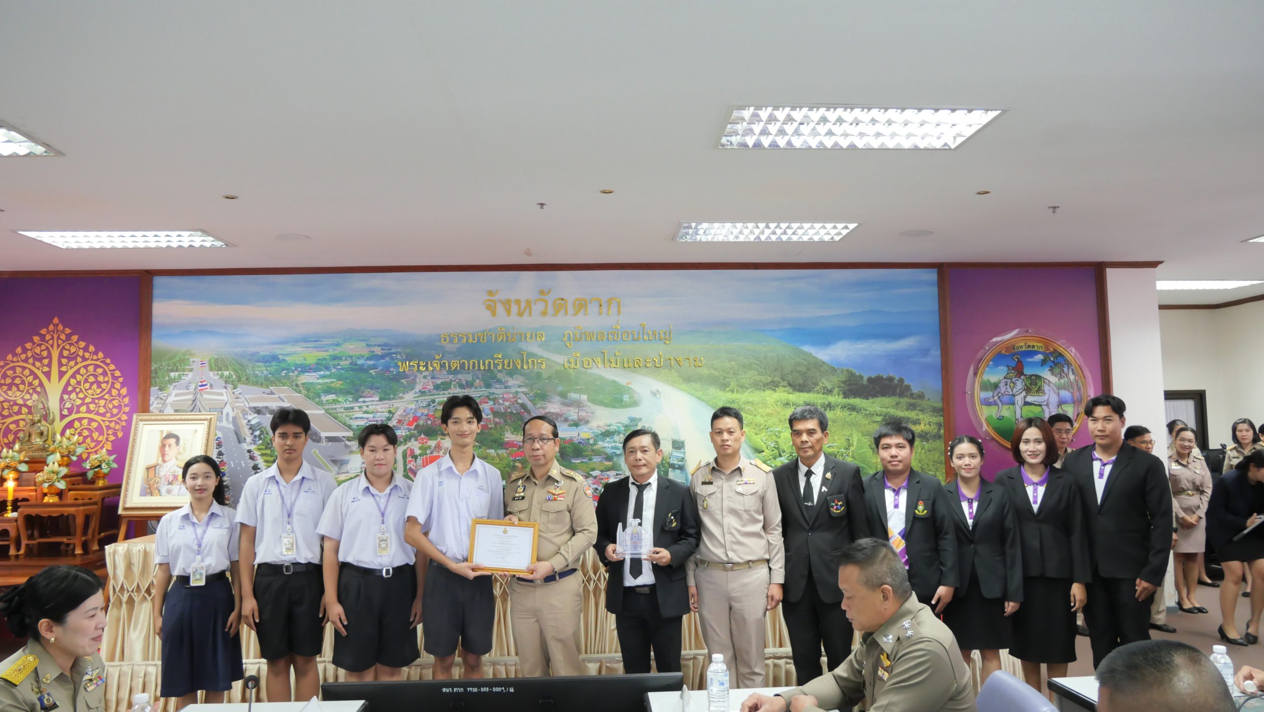 โรงเรียนสรรพวิทยาคม ได้เข้ารับโล่รางวัลและเกียรติบัตร “โรงเรียนต้นแบบสภานักเรียน สพฐ. ระดับประเทศ” ประจำปีการศึกษา ๒๕๖๗