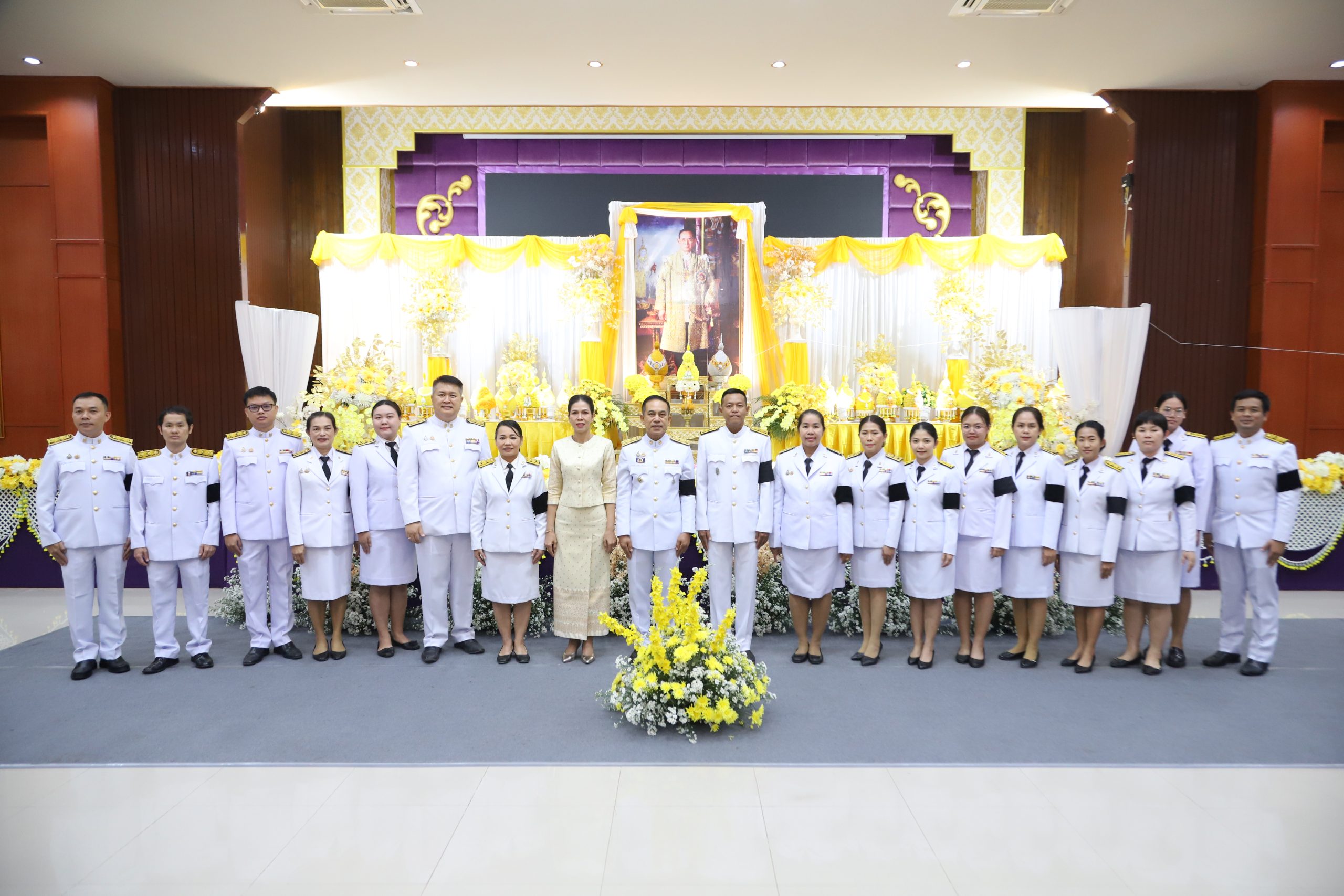 โรงเรียนสรรพวิทยาคม ร่วมพิธีเจริญพระพุทธมนต์และทำบุญตักบาตรถวายพระราชกุศล เนื่องในวันคล้ายวันพระราชสมภพ พระบาทสมเด็จพระบรมชนกาธิเบศร มหาภูมิพลอดุลยเดชมหาราช บรมนาถบพิตร